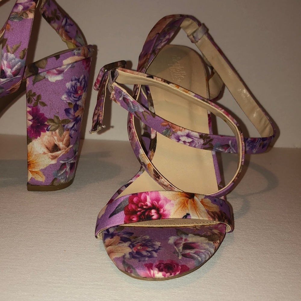 Heels - Picture 2 of 4